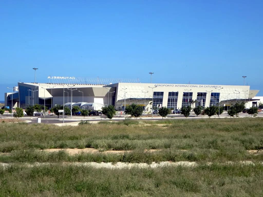 Panorama infrastruktury portu Catumbela Airport