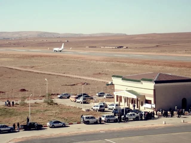 Panorama infrastruktury portu El Bayadh Airport