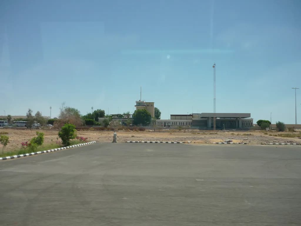 Panorama infrastruktury portu Abu Simbel Airport