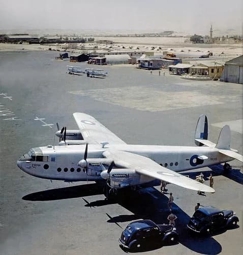 Panorama infrastruktury portu Almaza Air Force Base
