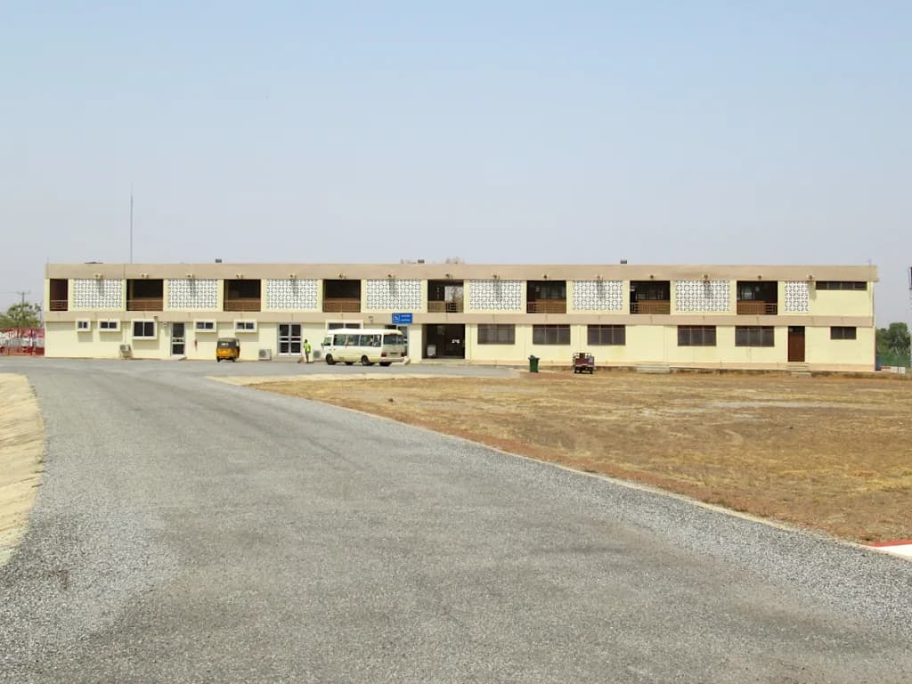 Panorama infrastruktury portu Wa Airport