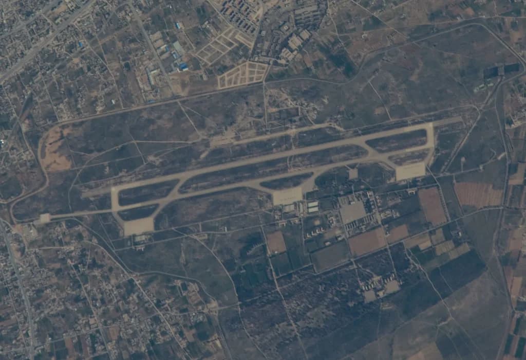 Panorama infrastruktury portu Misrata International Airport