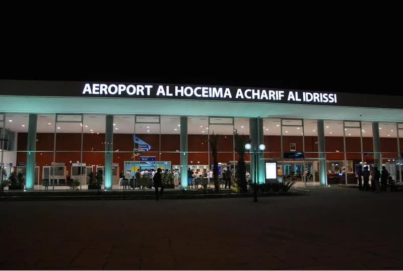 Panorama infrastruktury portu Cherif Al Idrissi Airport