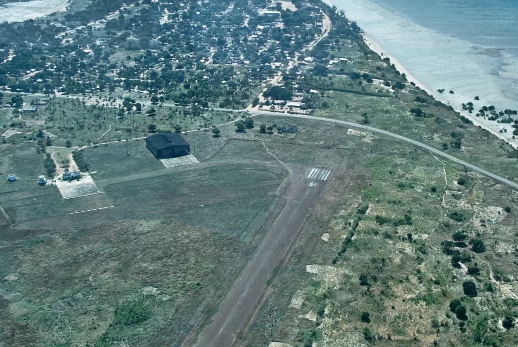 Panorama infrastruktury portu Lumbo Airport