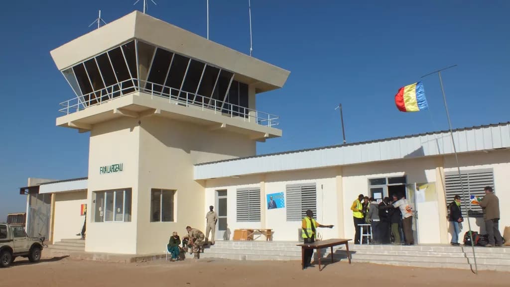 Panorama infrastruktury portu Faya-Largeau Airport