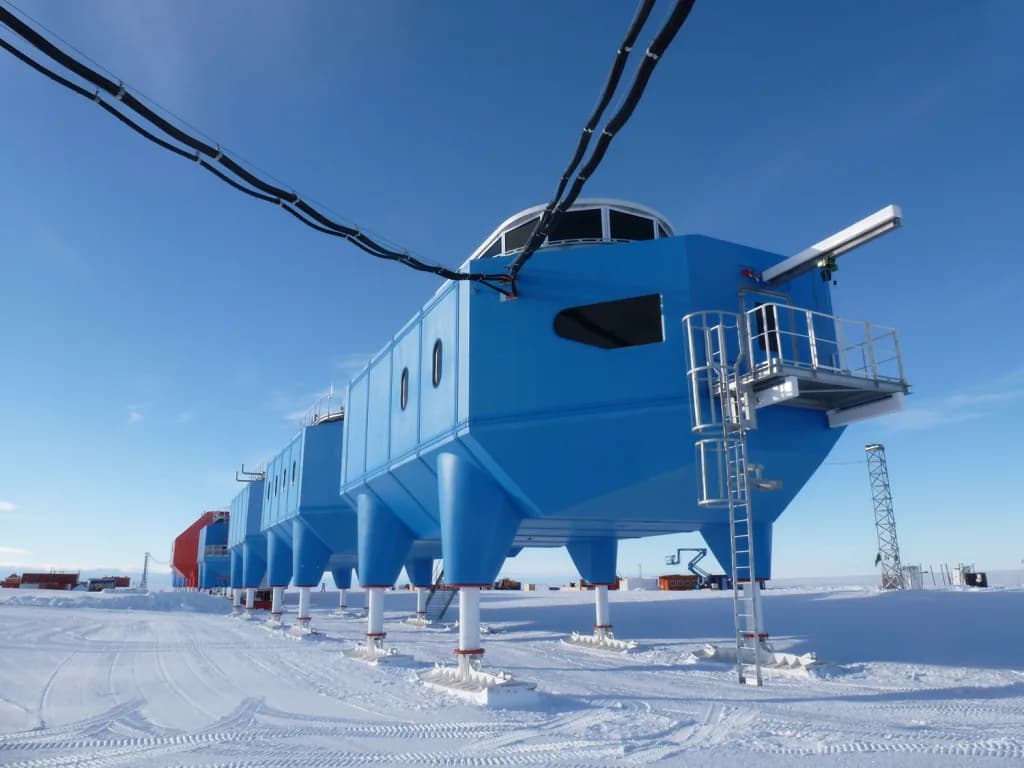 Panorama infrastruktury portu Halley Research Station