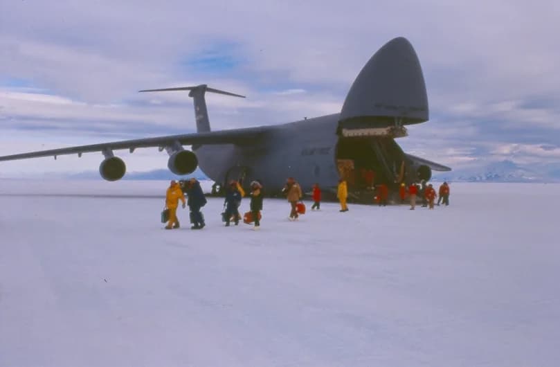 Panorama infrastruktury portu McMurdo Station Ice Runway