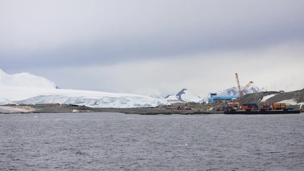 Panorama infrastruktury portu Rothera Research Station