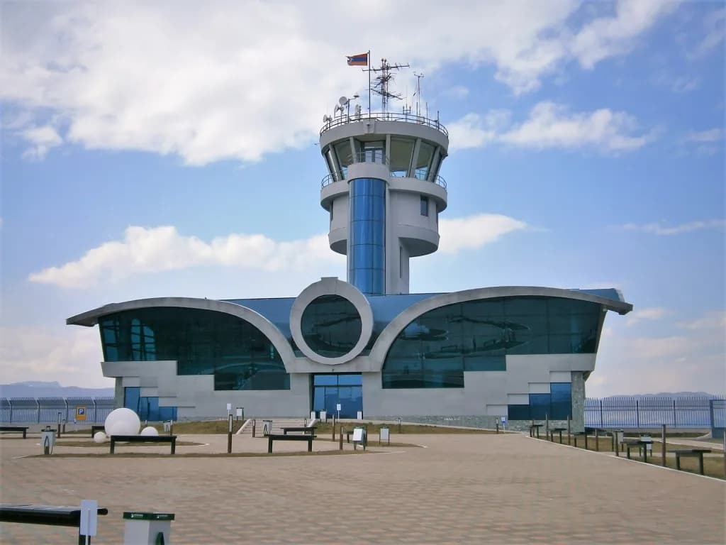 Panorama infrastruktury portu Khojaly Airport