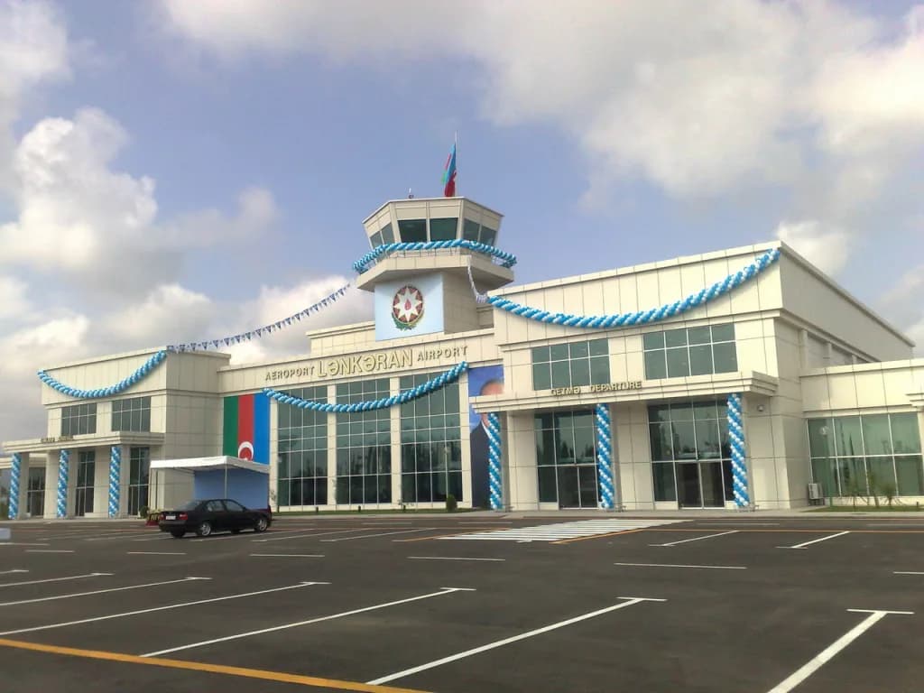 Panorama infrastruktury portu Lankaran International Airport