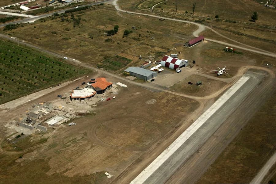 Panorama infrastruktury portu Natakhtari Airfield