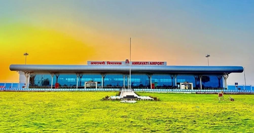 Panorama infrastruktury portu Amravati (Belora) Airstrip