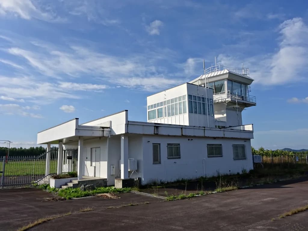 Panorama infrastruktury portu Aibetsu Airport
