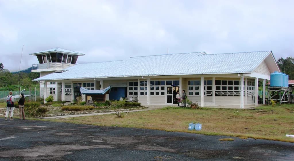 Panorama infrastruktury portu Bario Airport