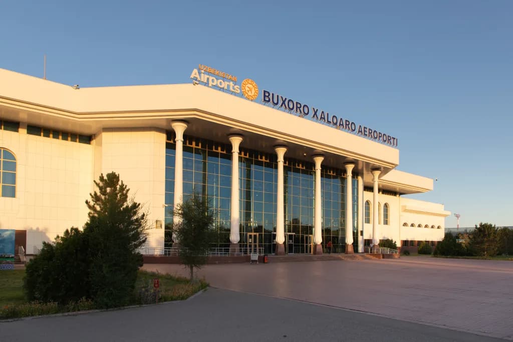 Panorama infrastruktury portu Bukhara International Airport