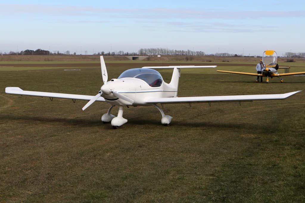 Panorama infrastruktury portu Avernas-le-Bauduin Ultralight Airfield