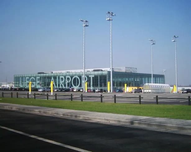 Panorama infrastruktury portu Liège Airport