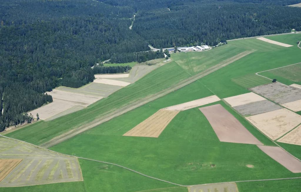 Panorama infrastruktury portu Albstadt-Degerfeld Airfield