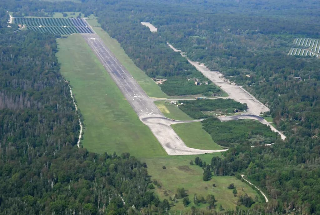 Panorama infrastruktury portu Allstedt Airfield
