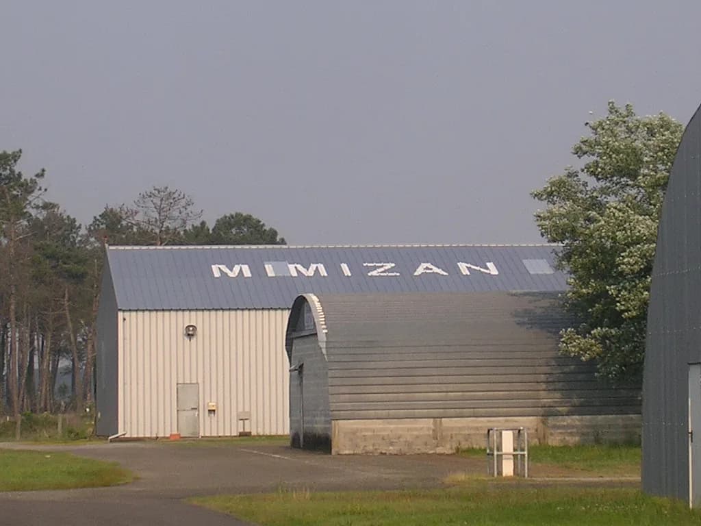 Panorama infrastruktury portu Aérodrome de Mimizan