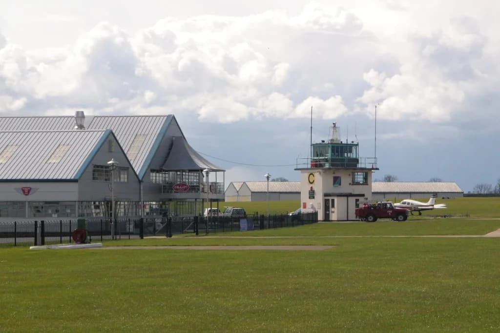 Panorama infrastruktury portu Sywell Aerodrome