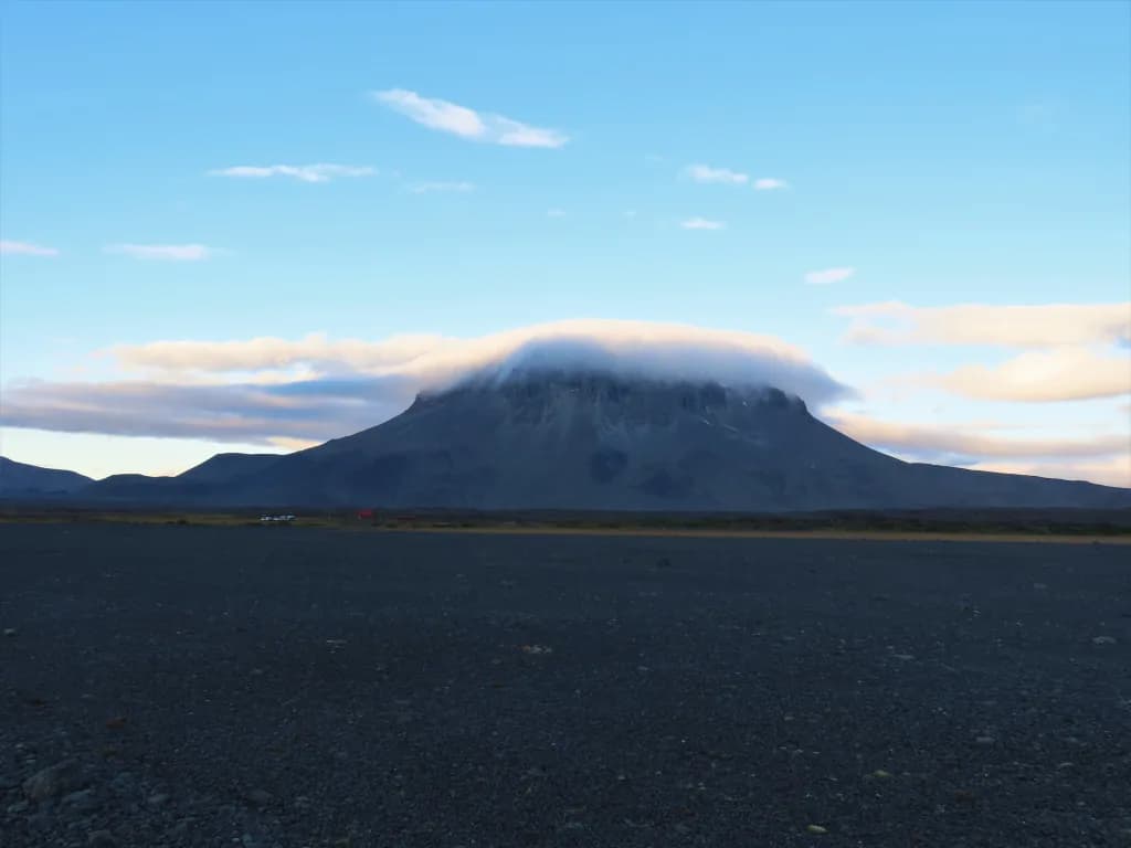 Panorama infrastruktury portu Herðubreiðarlindir Airport