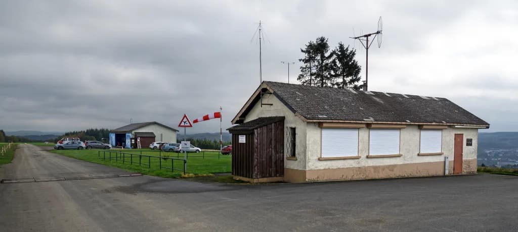 Panorama infrastruktury portu Wiltz-Noertrange Airfield