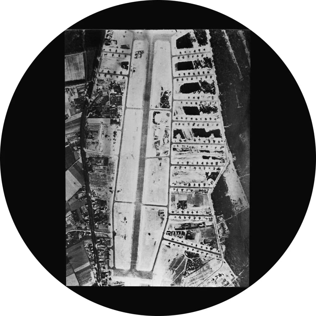 Panorama infrastruktury portu De Kluis Airfield B.91