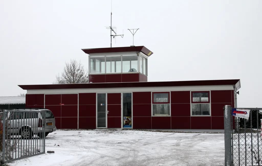 Panorama infrastruktury portu Drachten Airfield