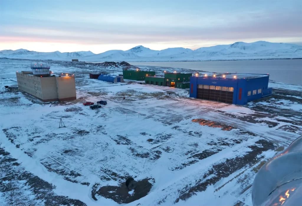 Panorama infrastruktury portu Barentsburg Heliport, Heerodden