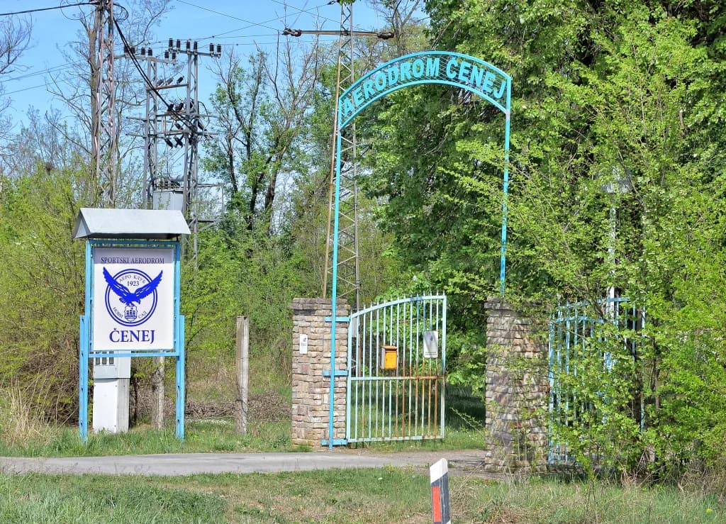 Panorama infrastruktury portu Novi Sad / Čenej Airfield