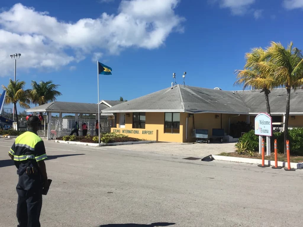 Panorama infrastruktury portu Exuma International Airport