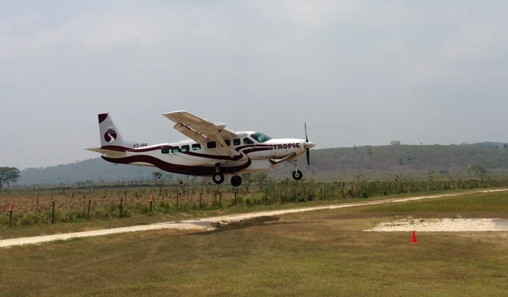 Panorama infrastruktury portu Matthew Spain Airport
