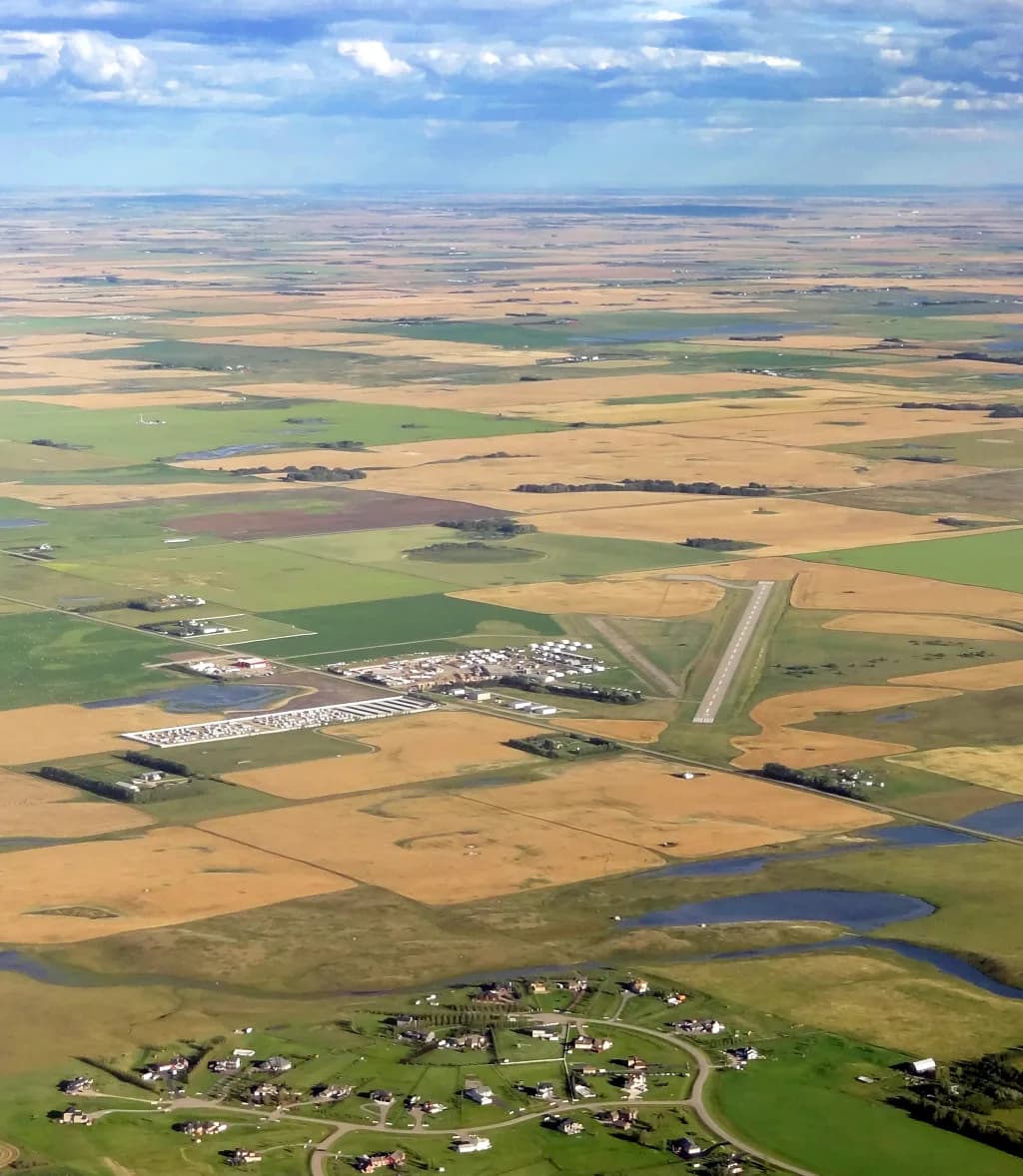 Panorama infrastruktury portu Airdrie Aerodrome