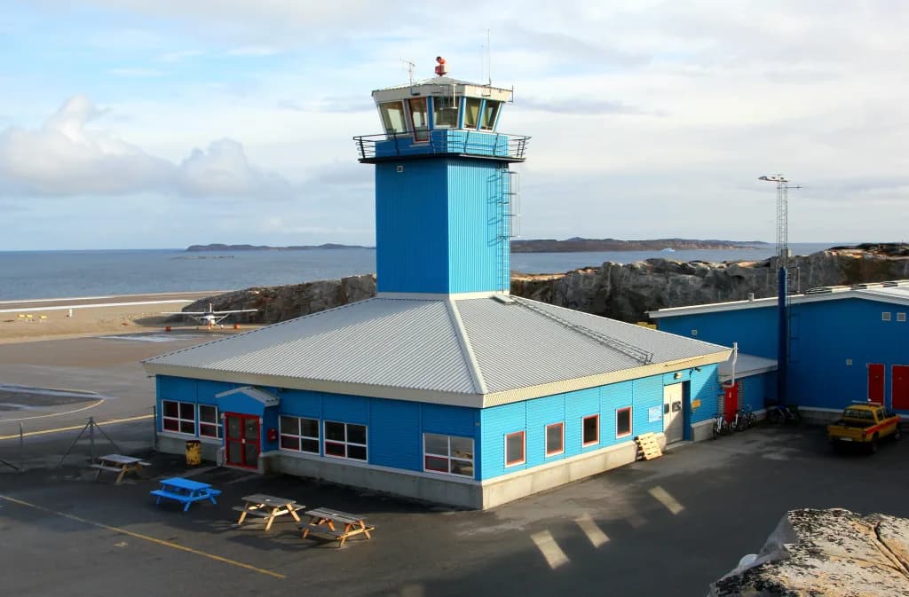 Panorama infrastruktury portu Aasiaat Airport