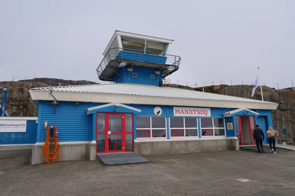 Panorama infrastruktury portu Maniitsoq Airport
