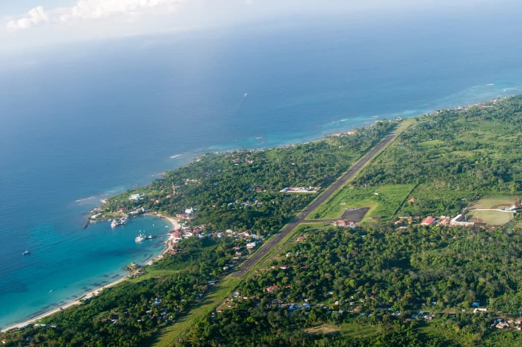 Panorama infrastruktury portu Corn Island Airport
