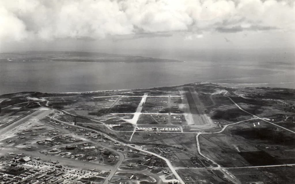 Panorama infrastruktury portu Kobler Field