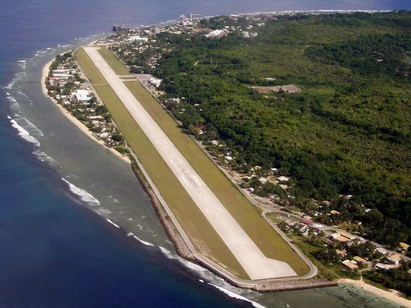 Panorama infrastruktury portu Nauru International Airport