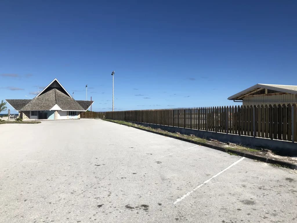 Panorama infrastruktury portu Fakarava Airport