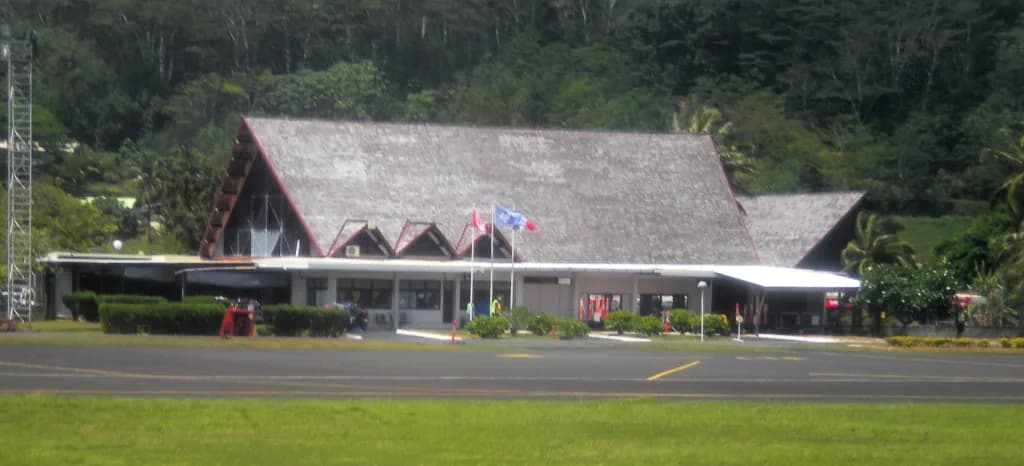 Panorama infrastruktury portu Raiatea Airport