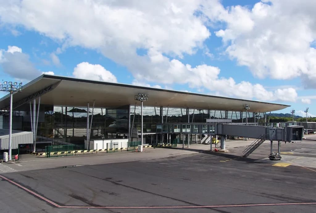 Panorama infrastruktury portu Cayenne – Félix Eboué Airport