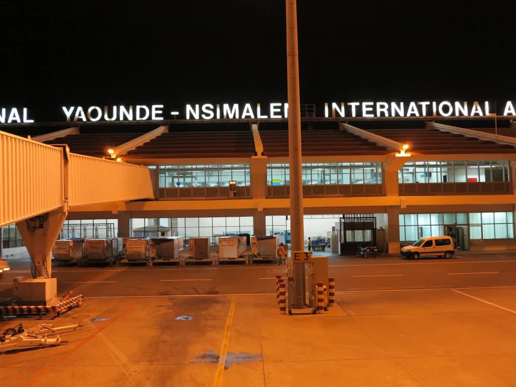 Panorama infrastruktury portu Odkryj Yaoundé Nsimalen International Airport: Przewodnik dla podróżników