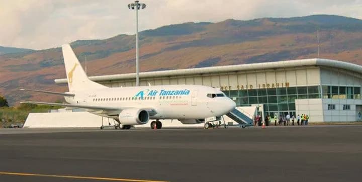 Panorama infrastruktury portu Przewodnik po porcie lotniczym Prince Said Ibrahim International Airport