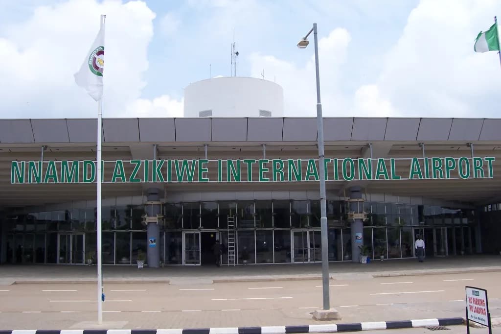 Panorama infrastruktury portu Nnamdi Azikiwe International Airport: Przewodnik dla Podróżnych