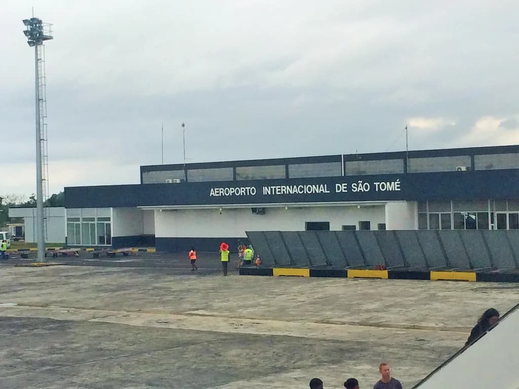 Panorama infrastruktury portu Przewodnik po São Tomé International Airport - TMS