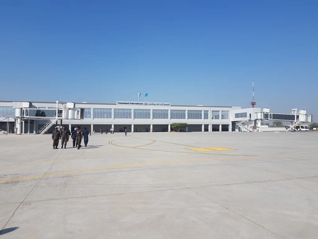 Panorama infrastruktury portu Faisalabad International Airport: Kompleksowy przewodnik