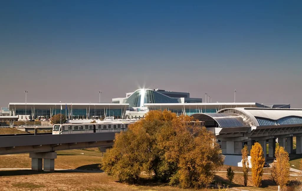 Panorama infrastruktury portu Przewodnik po porcie lotniczym Sofia Airport - Odkryj jego tajemnice