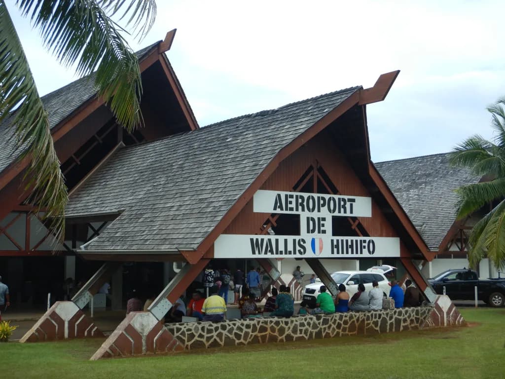 Panorama infrastruktury portu Hihifo Airport: Brama do Wallis Island